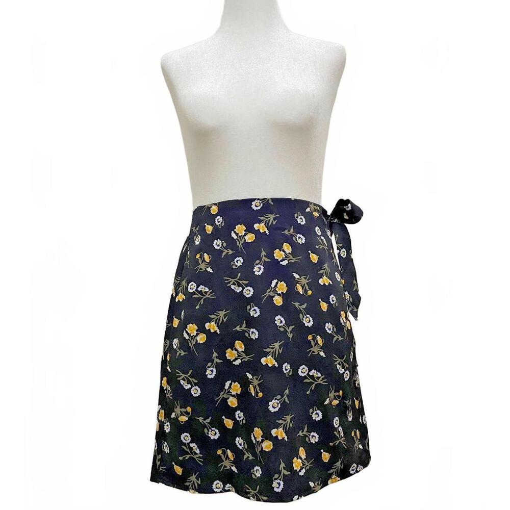 FASHION UNION Floral Mini Skirt with Tie (US 4)